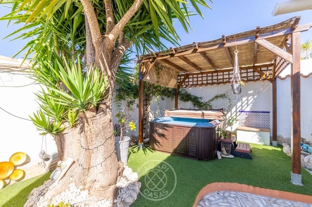 3 slaapkamer Villa te koop in Teulada Pueblo, Teulada-Moraira met garage - € 399.000 (Ref: 9914830)