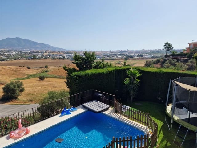 4 Zimmer Villa zu verkaufen in Cerro del Aguila, Mijas mit Pool Garage - 900.000 € (Ref: 9142602)