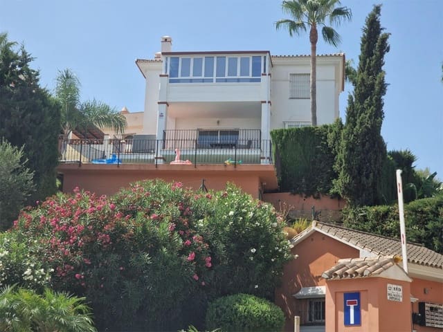 4 Zimmer Villa zu verkaufen in Cerro del Aguila, Mijas mit Pool Garage - 900.000 € (Ref: 9142602)