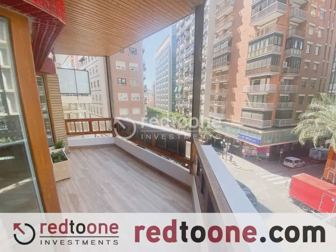 5 bedroom Flat for sale in Alicante / Alacant city - € 650,000 (Ref: 10144784)