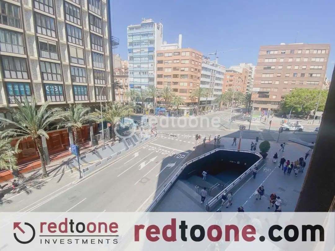 5 bedroom Flat for sale in Alicante / Alacant city - € 650,000 (Ref: 10144784)