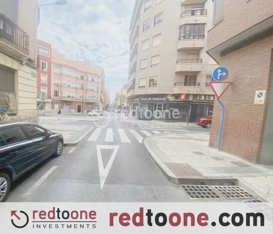 Garage te koop in Alicante stad - € 25.000 (Ref: 10144785)