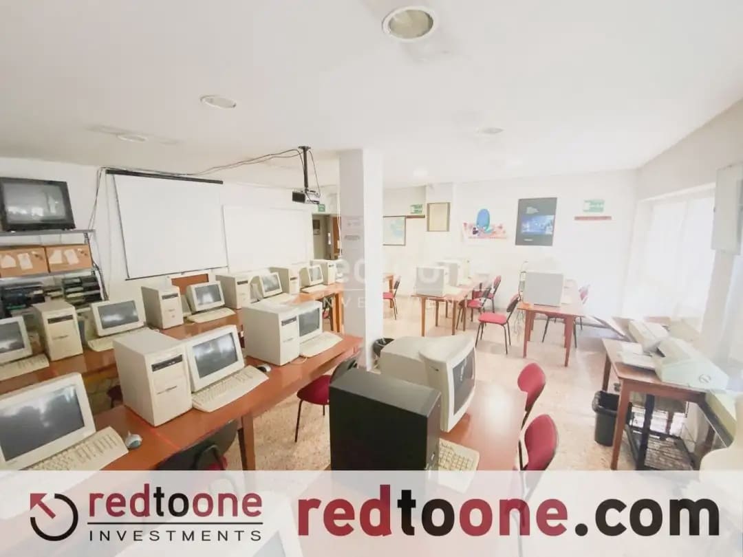 Kontor til salgs i Alicante by - € 275 000 (Ref: 10144796)