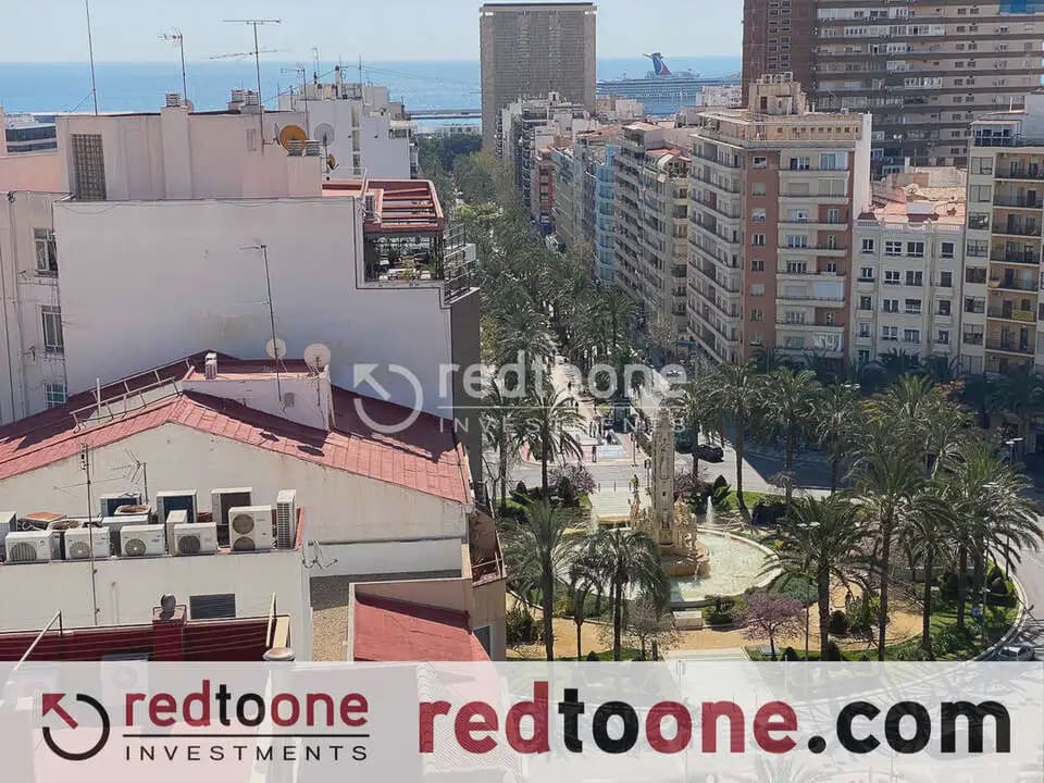 3 bedroom Flat for sale in Alicante / Alacant city - € 349,000 (Ref: 10144802)