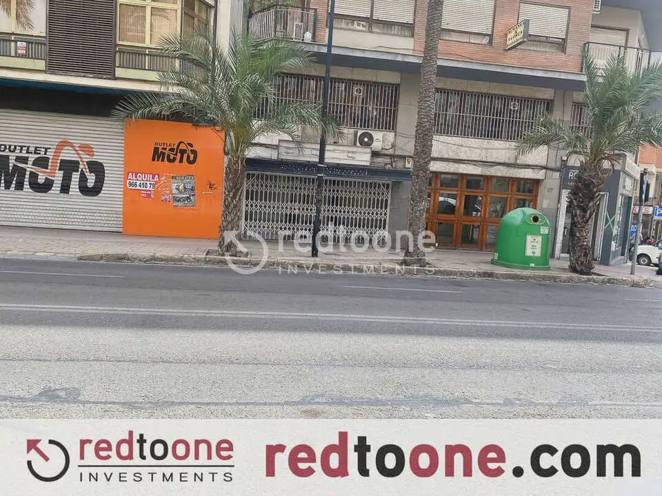 Commercieel te koop in Alicante stad - € 108.000 (Ref: 10144829)