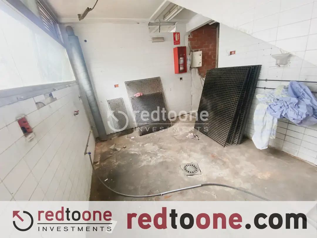 Kommersiell att hyra i Alicante stad - 4 000 € (Ref: 10144832)