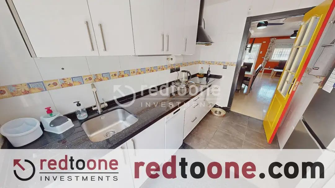 3 slaapkamer Rijtjeshuis te koop in Almoradi met zwembad garage - € 220.000 (Ref: 10144937)