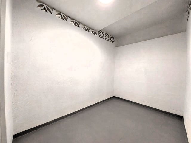 Commercial for sale in Huerta Belón - Calvario, Marbella - € 235,000 (Ref: 10010159)