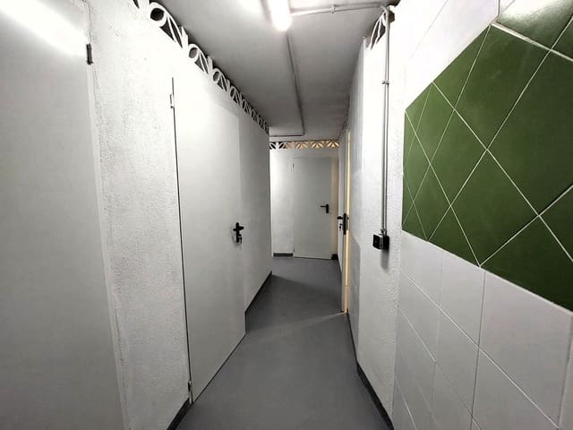 Commercial for sale in Huerta Belón - Calvario, Marbella - € 235,000 (Ref: 10010159)