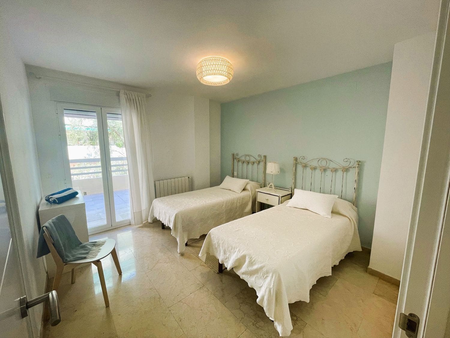 2 bedroom Apartment for sale in Marbella with pool garage - € 635,000 (Ref: 9838344)