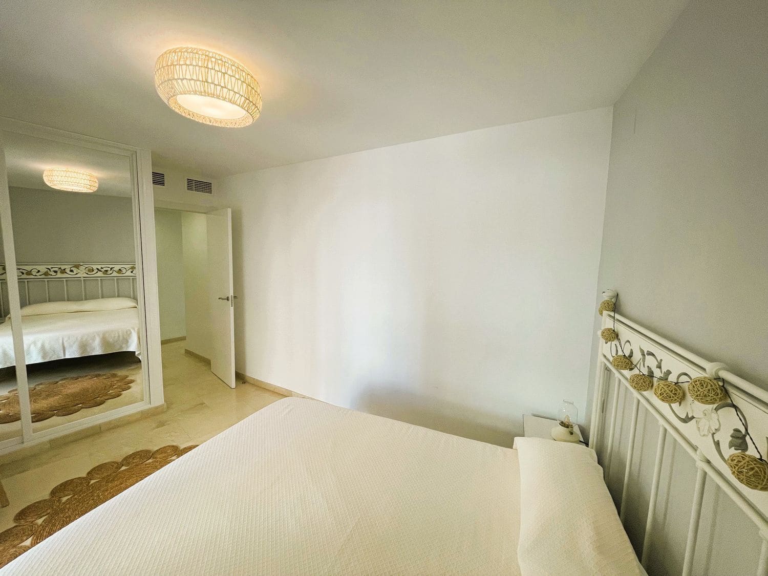 2 bedroom Apartment for sale in Marbella with pool garage - € 635,000 (Ref: 9838344)