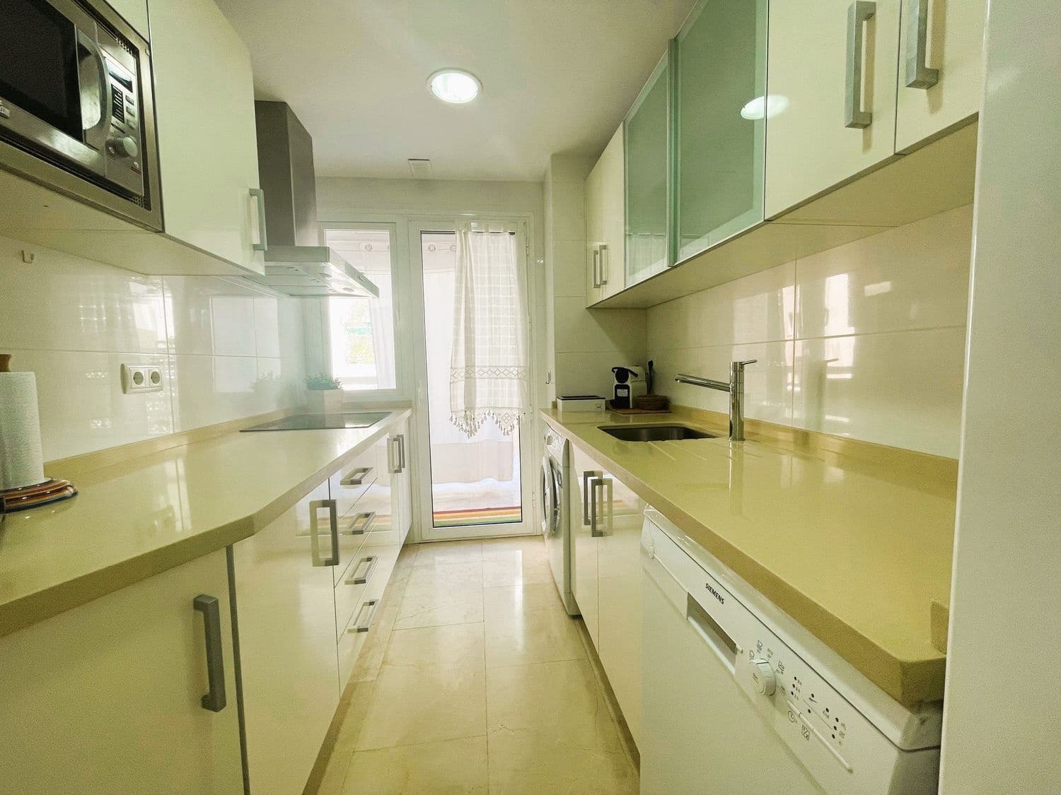 2 bedroom Apartment for sale in Marbella with pool garage - € 635,000 (Ref: 9838344)