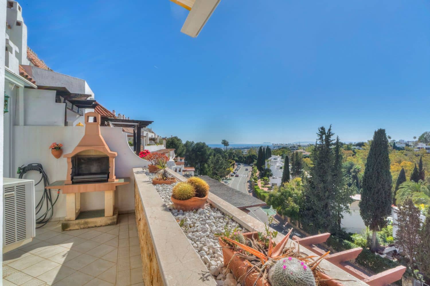 3 bedroom Apartment for sale in Marbella with pool garage - € 845,000 (Ref: 9838346)