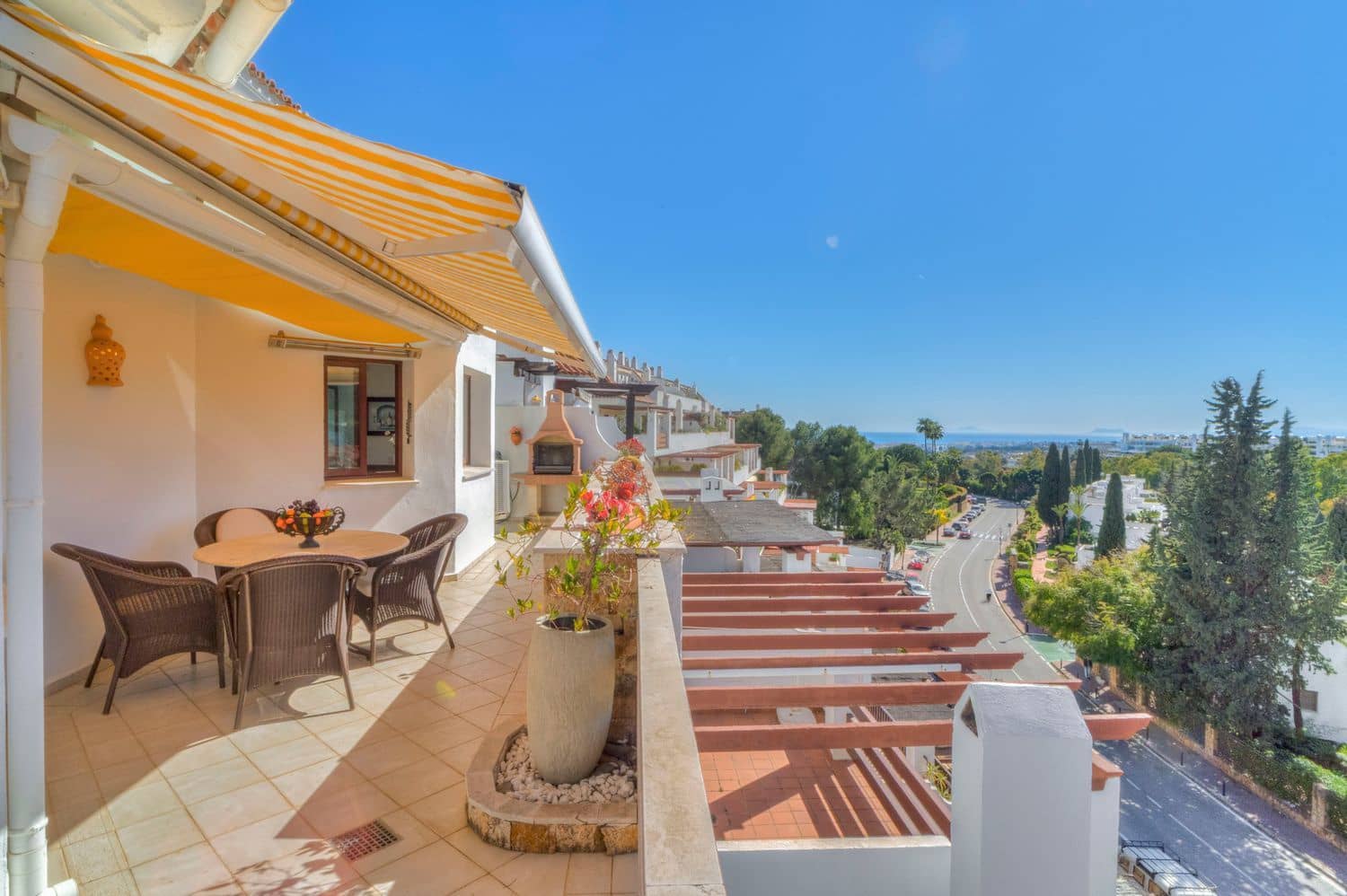 3 bedroom Apartment for sale in Marbella with pool garage - € 845,000 (Ref: 9838346)