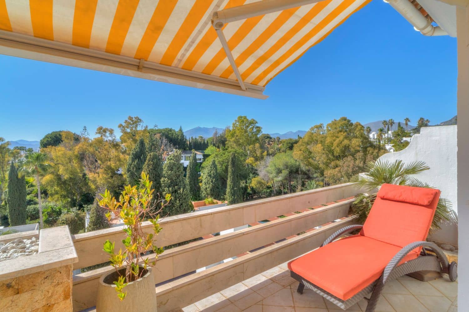 3 bedroom Apartment for sale in Marbella with pool garage - € 845,000 (Ref: 9838346)