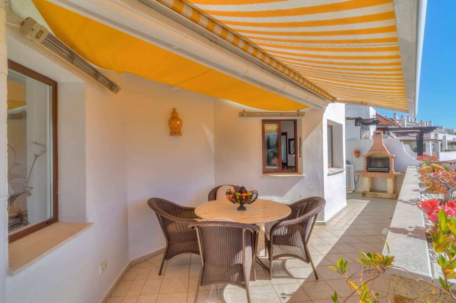 3 bedroom Apartment for sale in Marbella with pool garage - € 845,000 (Ref: 9838346)