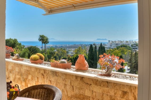 3 makuuhuone Huoneisto myytävänä paikassa Lomas De Marbella, Marbella mukana uima-altaan 
autotalli - 845 000 € (Ref: 9838346)