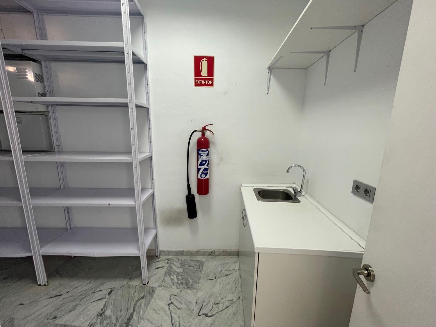 Kontor til leie i Marbella - € 2 000 (Ref: 9838349)