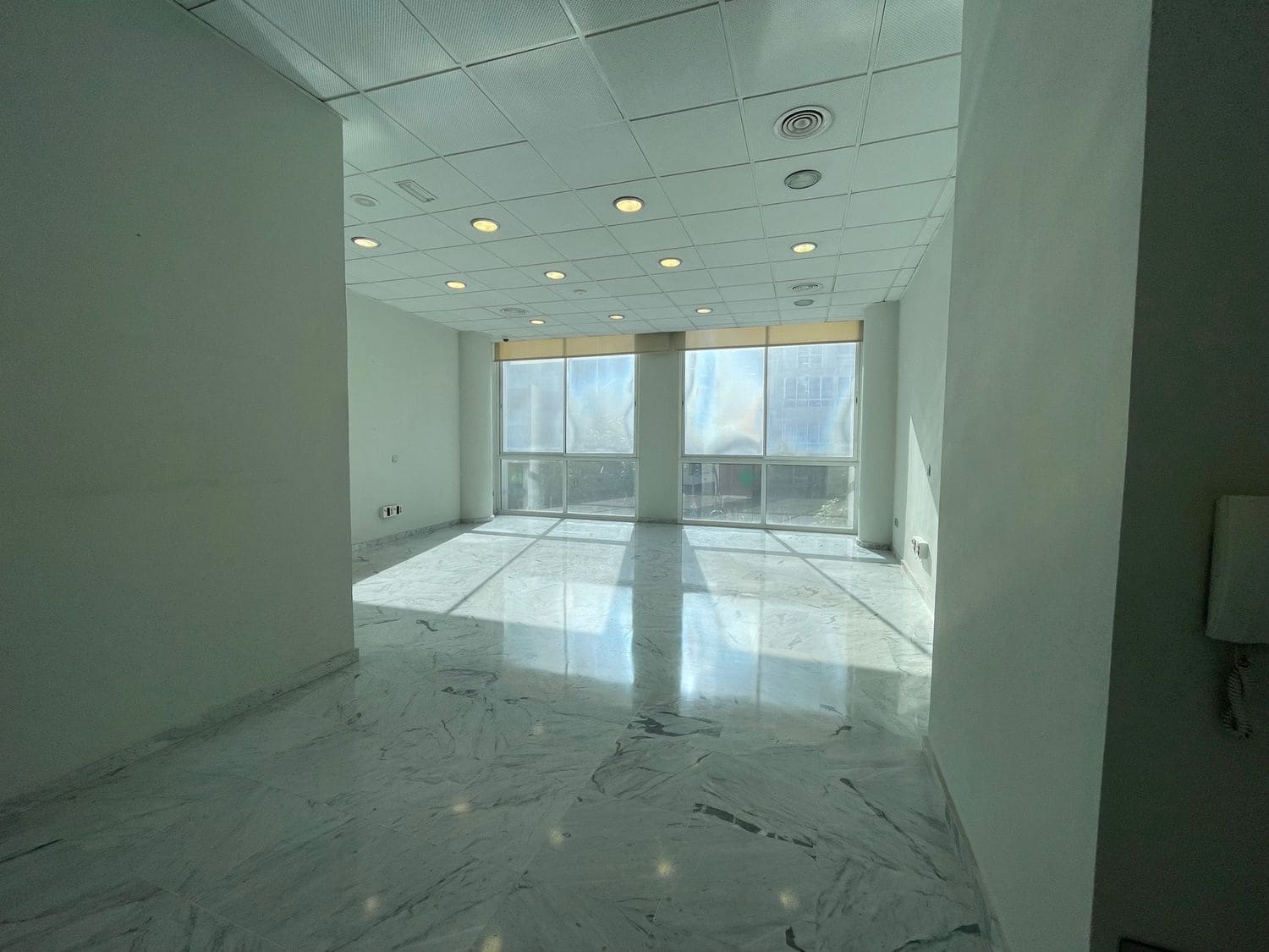 Kontor til leie i Marbella - € 2 000 (Ref: 9838349)