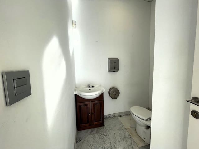 Kontor til leie i Ricardo Soriano, Marbella - € 2 000 (Ref: 9838349)