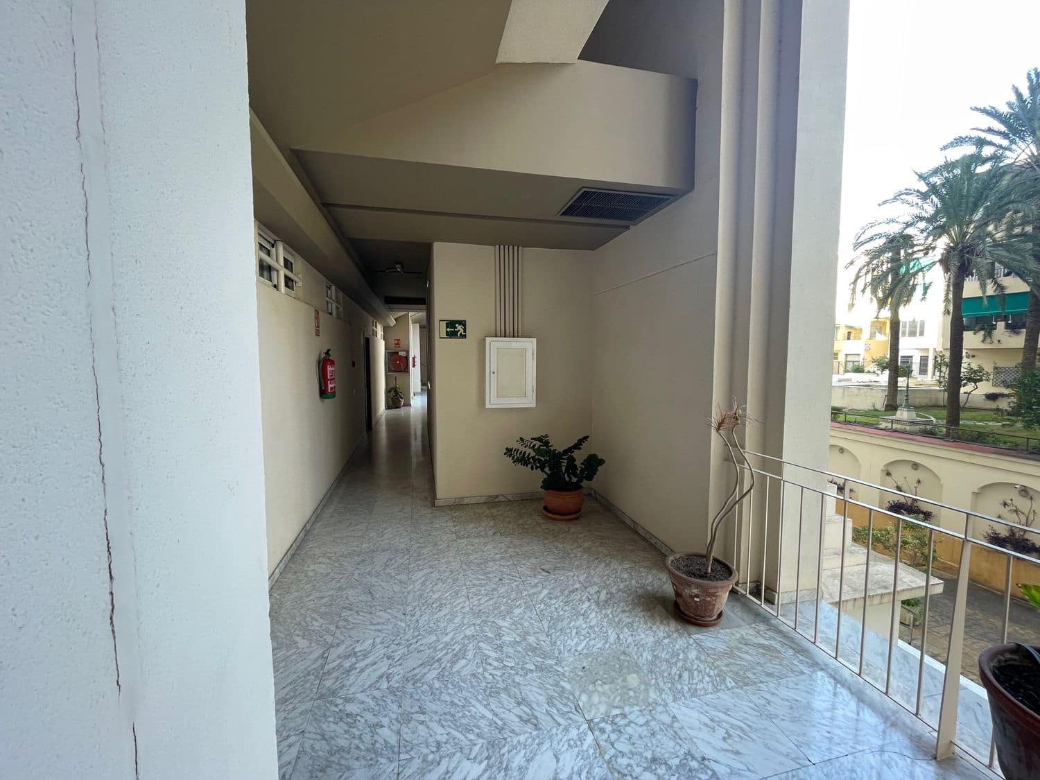 Kontor til leie i Marbella - € 2 000 (Ref: 9838349)