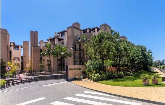 Garage for sale in El Padrón, Estepona - € 29,000 (Ref: 9838353)