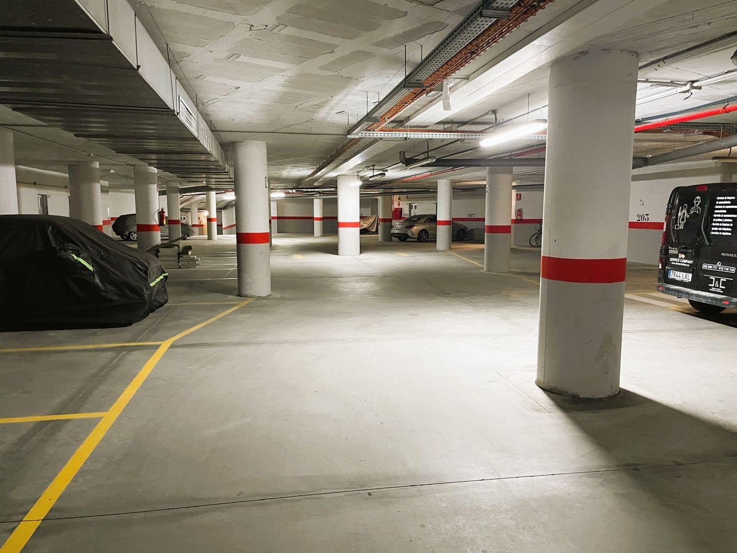 Garage for sale in Estepona - € 29,000 (Ref: 9838353)