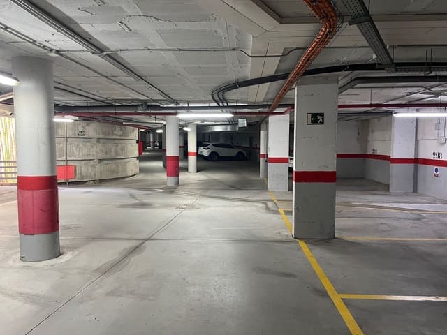 Garage for sale in El Padrón, Estepona - € 29,000 (Ref: 9838353)