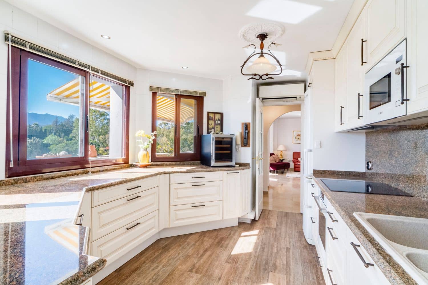3 bedroom Apartment for sale in Marbella with pool garage - € 845,000 (Ref: 9838775)