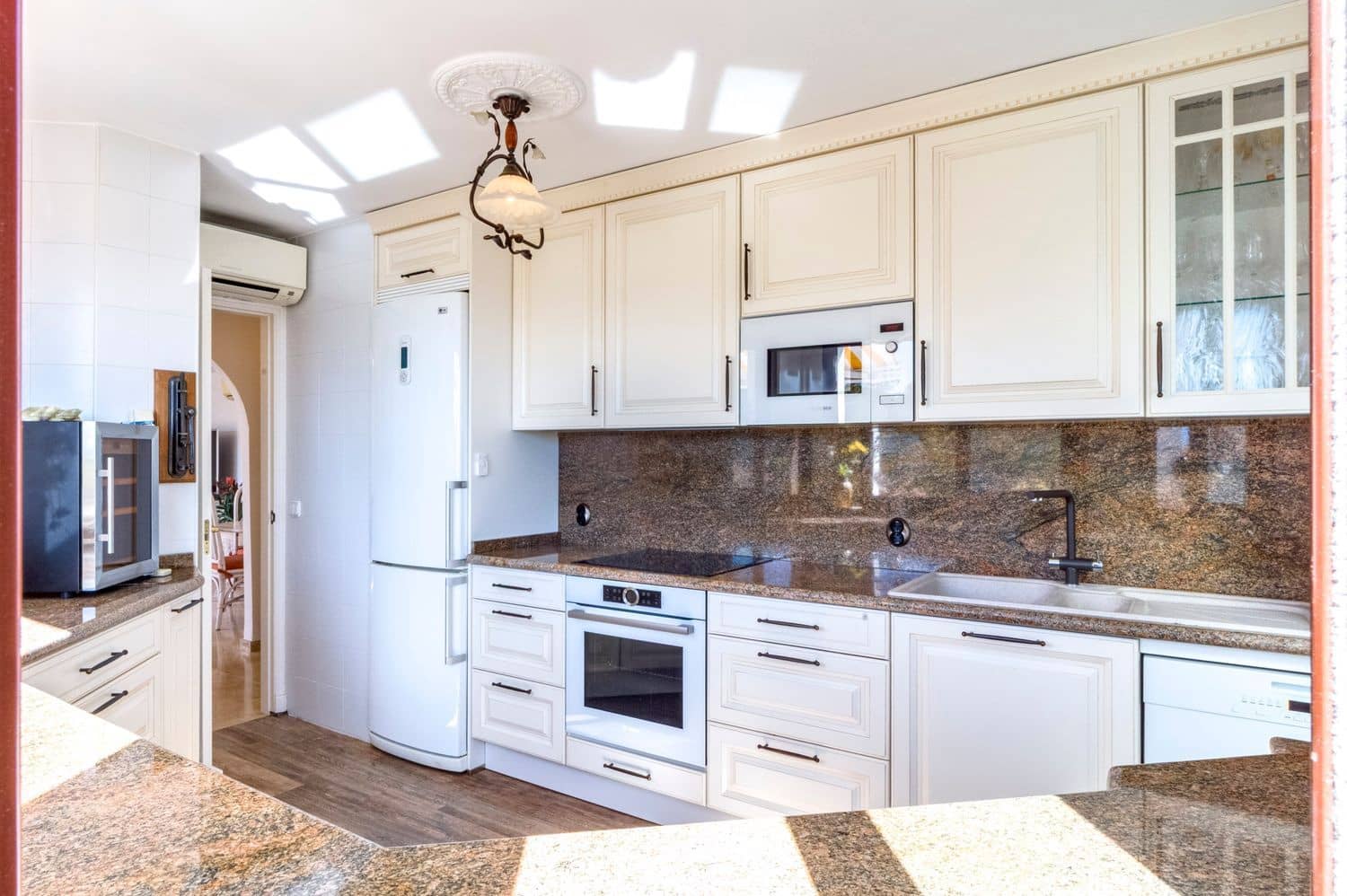 3 bedroom Apartment for sale in Marbella with pool garage - € 845,000 (Ref: 9838775)