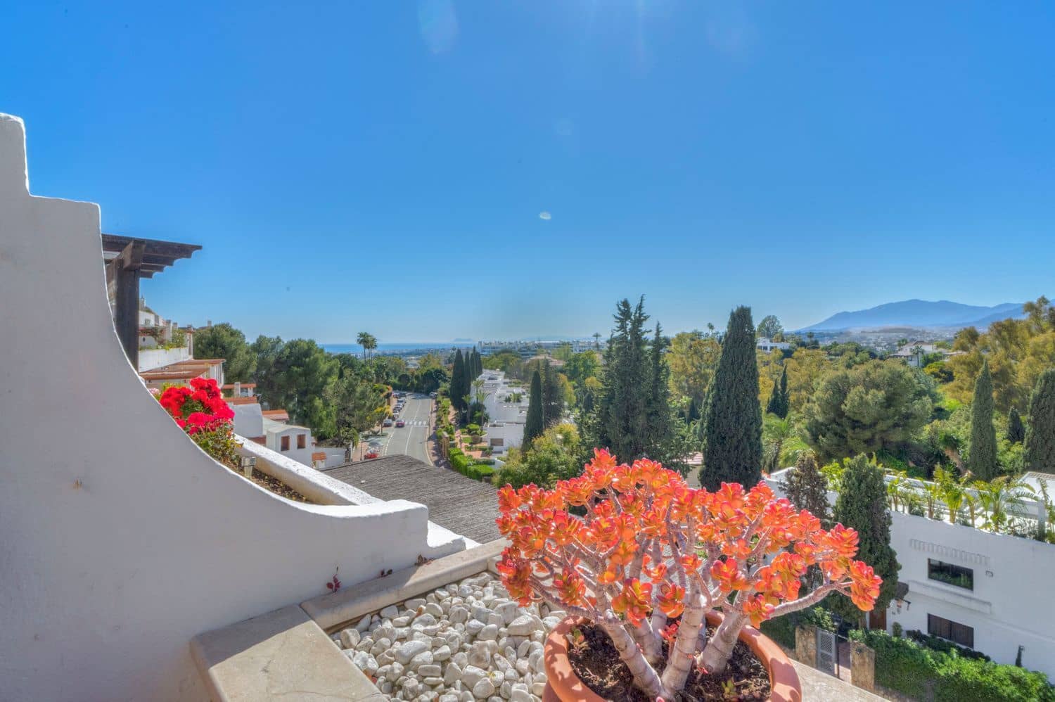 3 bedroom Apartment for sale in Marbella with pool garage - € 845,000 (Ref: 9838775)