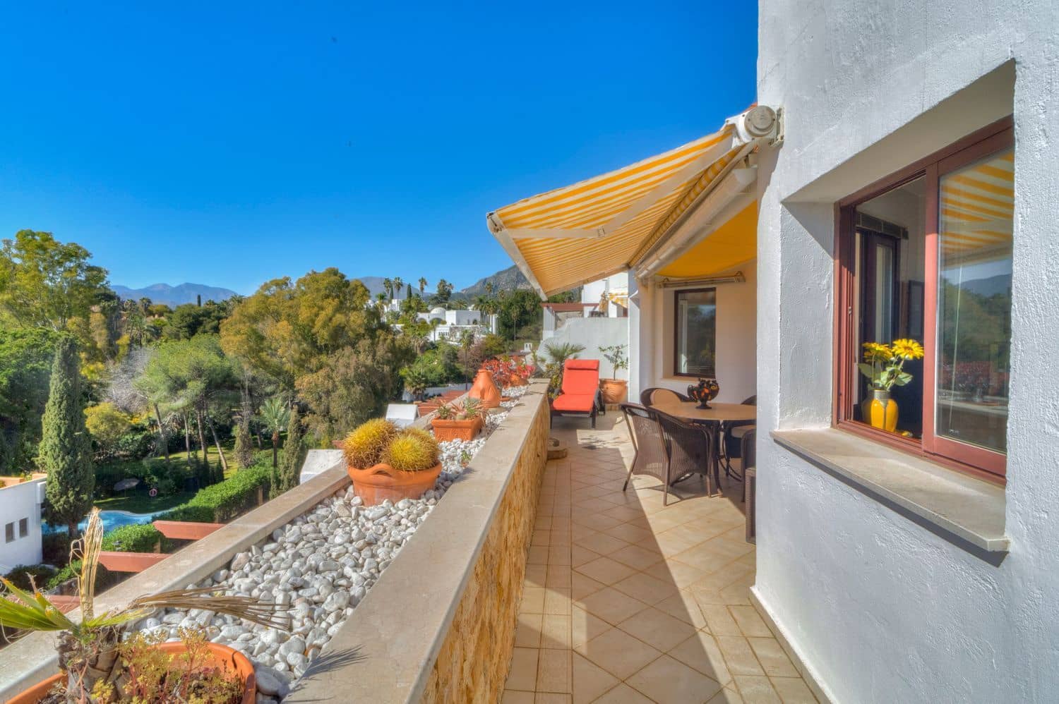 3 bedroom Apartment for sale in Marbella with pool garage - € 845,000 (Ref: 9838775)