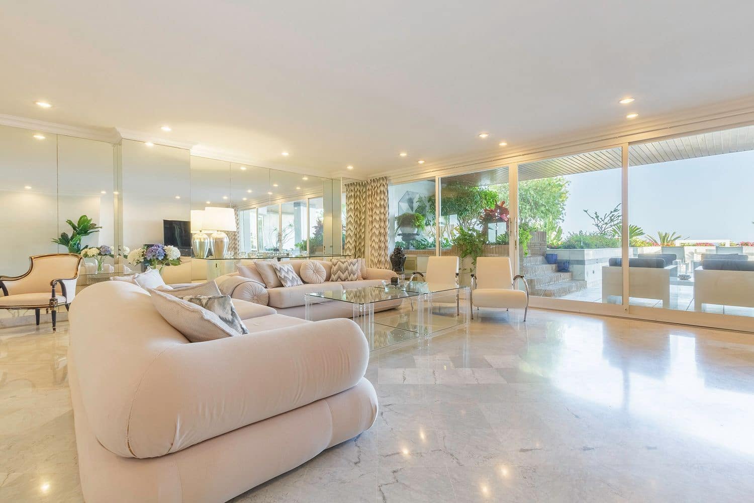 3 bedroom Apartment for sale in Puerto Banus with pool garage - € 5,100,000 (Ref: 9864074)