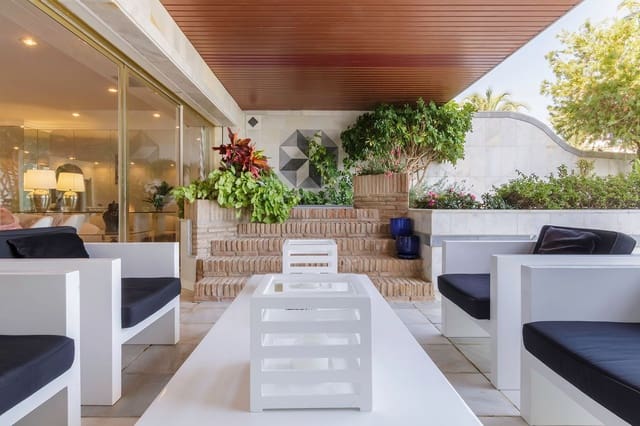 3 bedroom Apartment for sale in Puerto Banus, Marbella with pool garage - € 5,100,000 (Ref: 9864074)