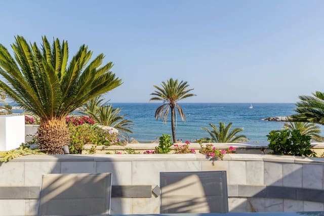 3 bedroom Apartment for sale in Puerto Banus, Marbella with pool garage - € 5,100,000 (Ref: 9864074)