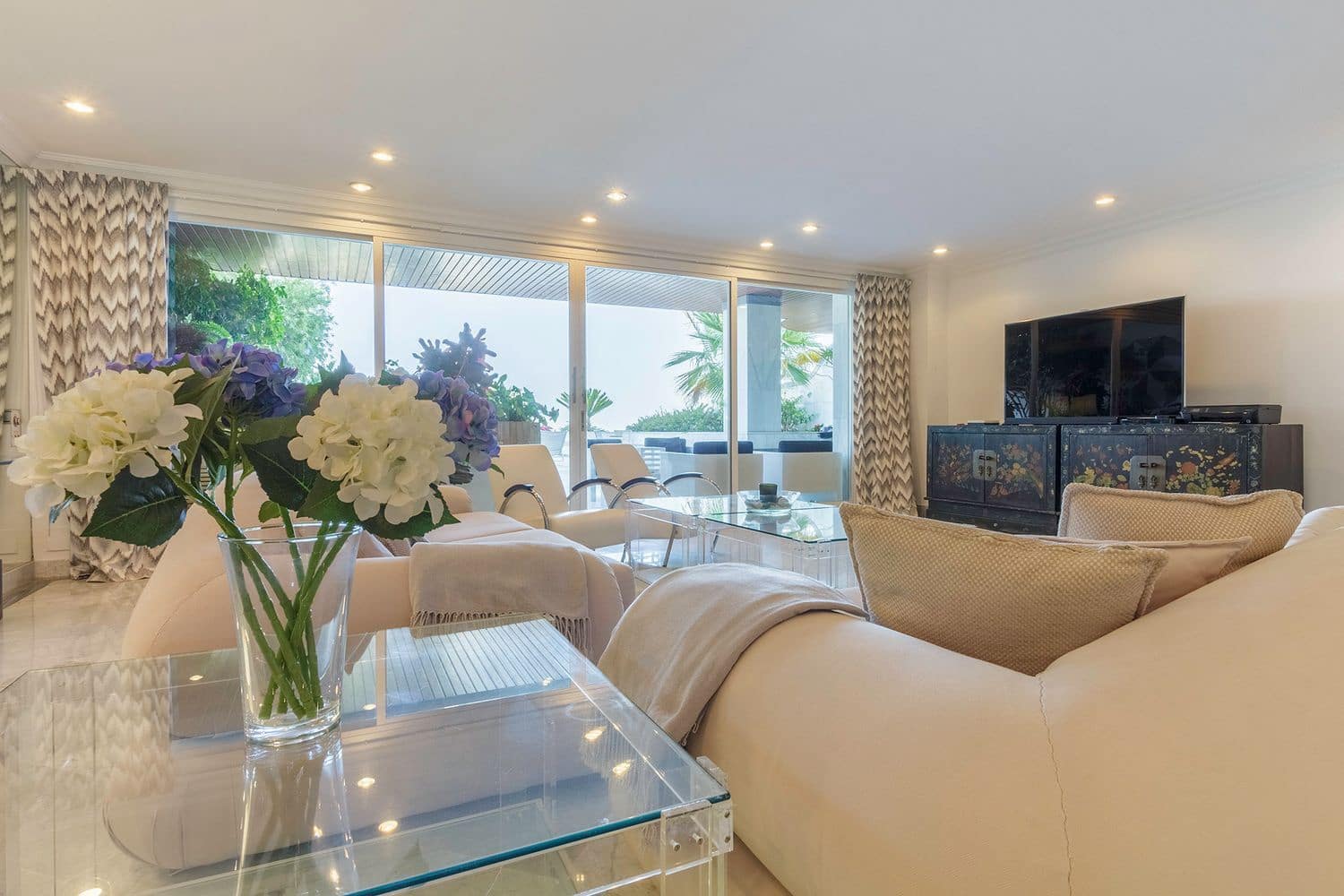 3 bedroom Apartment for sale in Puerto Banus with pool garage - € 5,100,000 (Ref: 9864074)