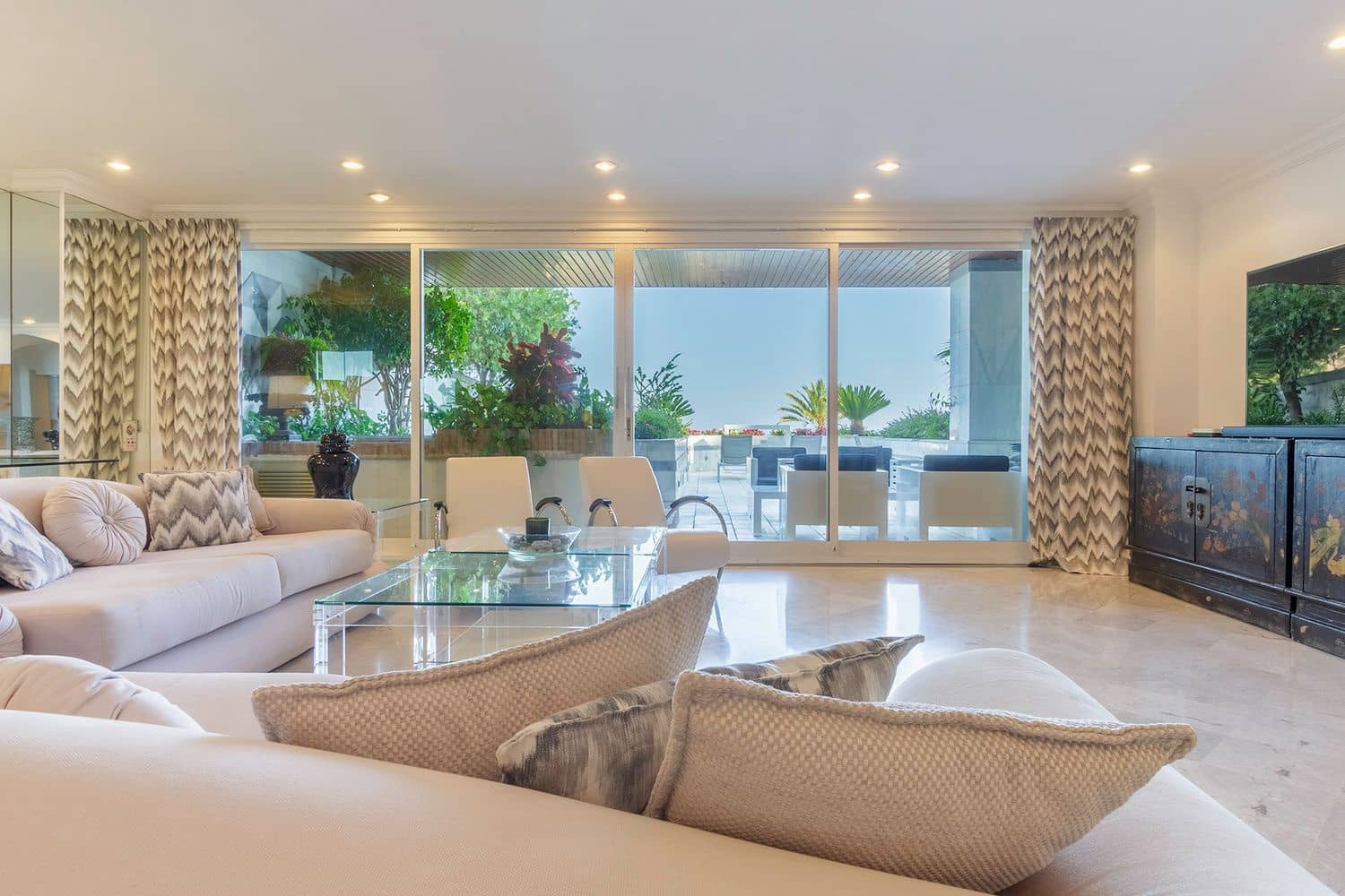 3 bedroom Apartment for sale in Puerto Banus with pool garage - € 5,100,000 (Ref: 9864074)