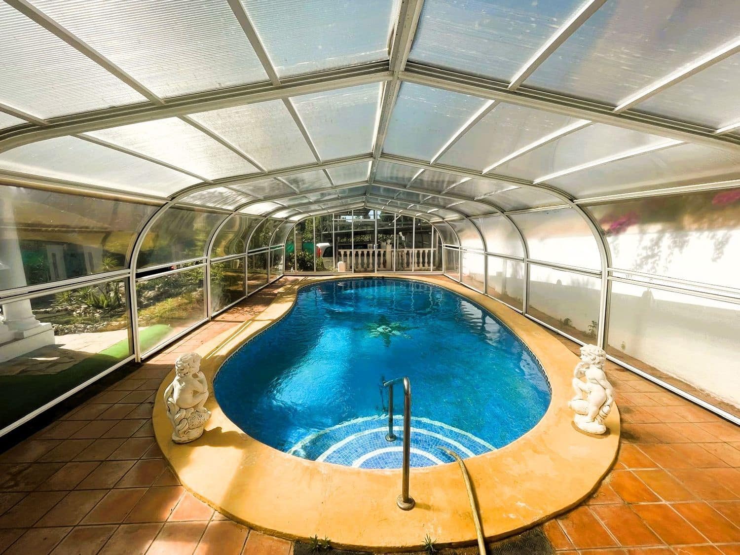 4 quarto Moradia para venda em Marbella com piscina garagem - 1 190 000 € (Ref: 9864075)