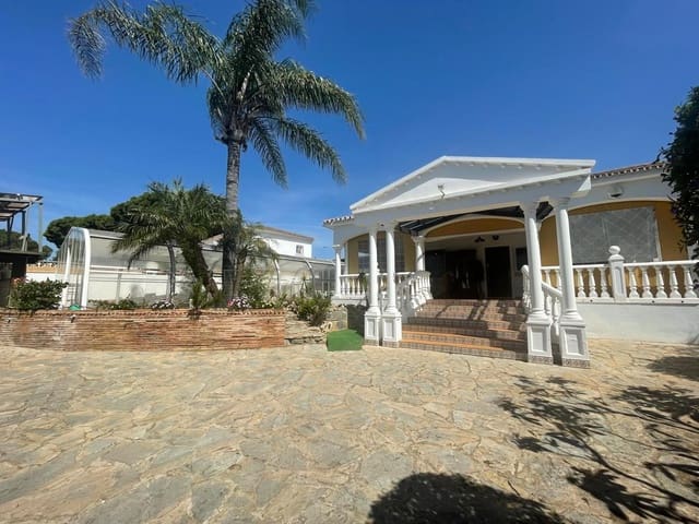4 quarto Moradia para venda em El Rosario, Marbella com piscina garagem - 1 190 000 € (Ref: 9864075)