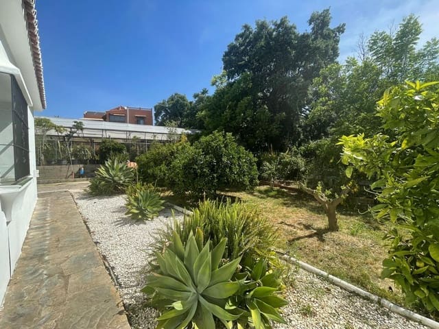 4 quarto Moradia para venda em El Rosario, Marbella com piscina garagem - 1 190 000 € (Ref: 9864075)