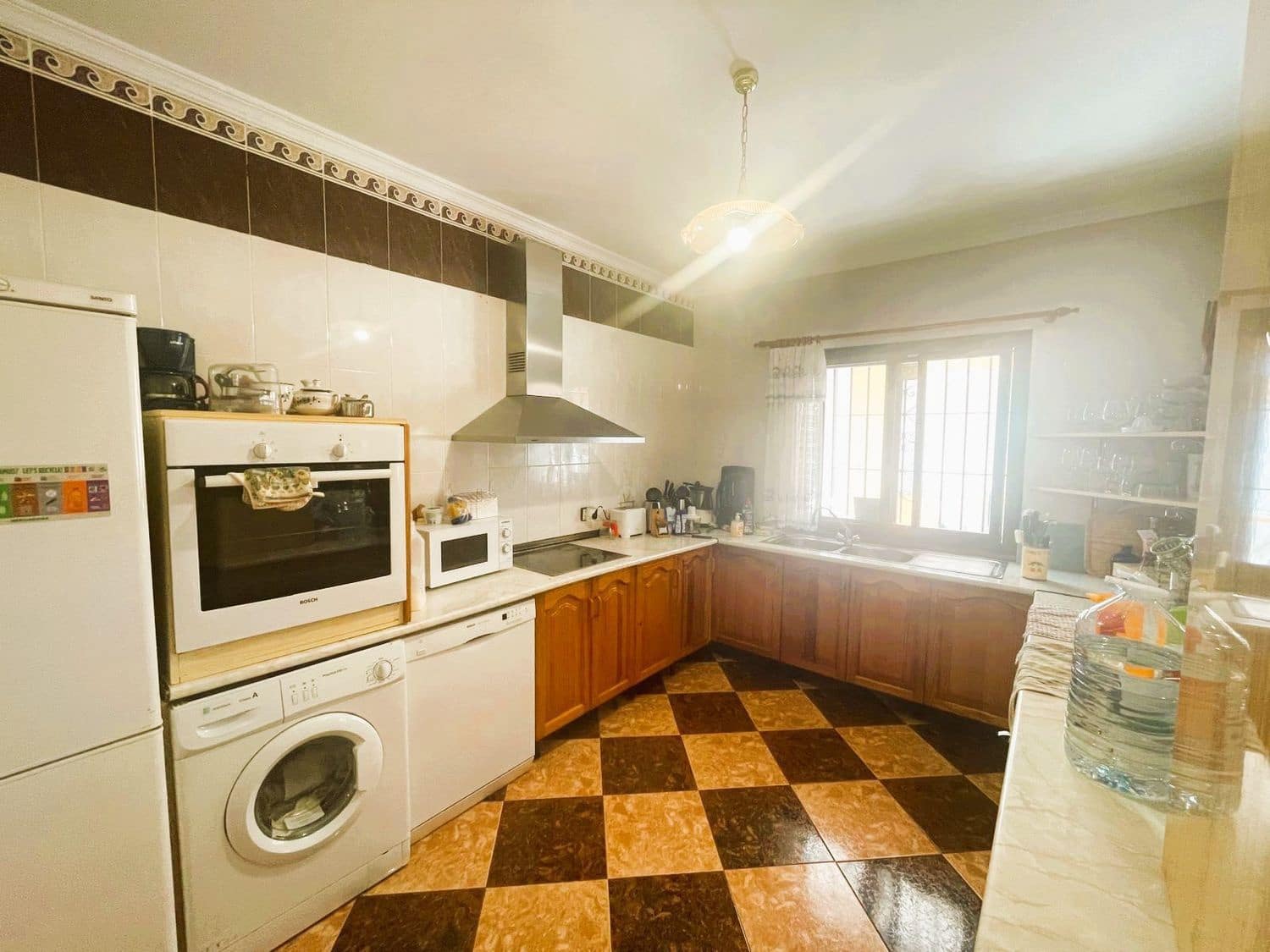 4 quarto Moradia para venda em Marbella com piscina garagem - 1 190 000 € (Ref: 9864075)