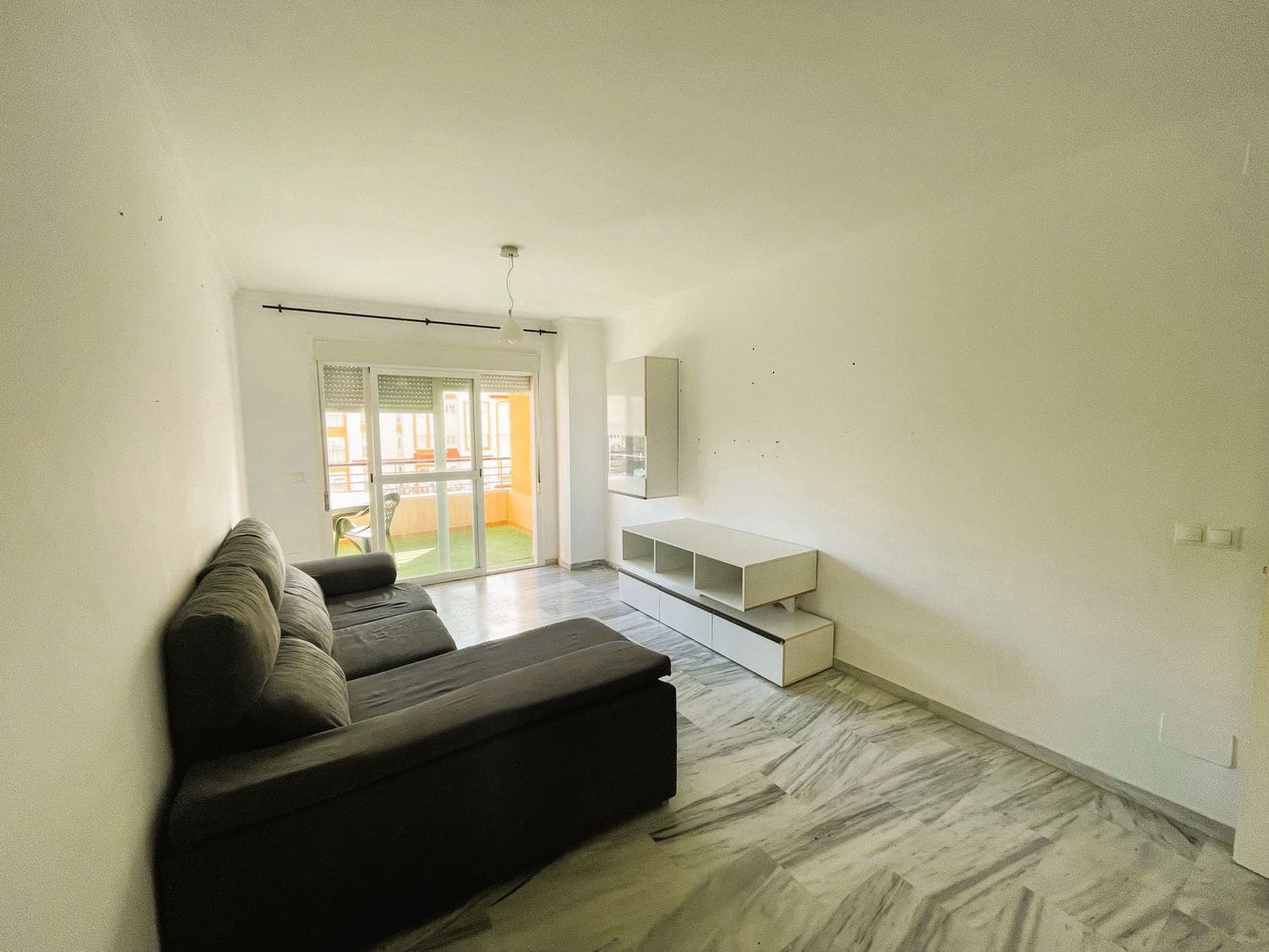 2 soverom Leilighet til salgs i Estepona med svømmebasseng garasje - € 365 000 (Ref: 9885359)