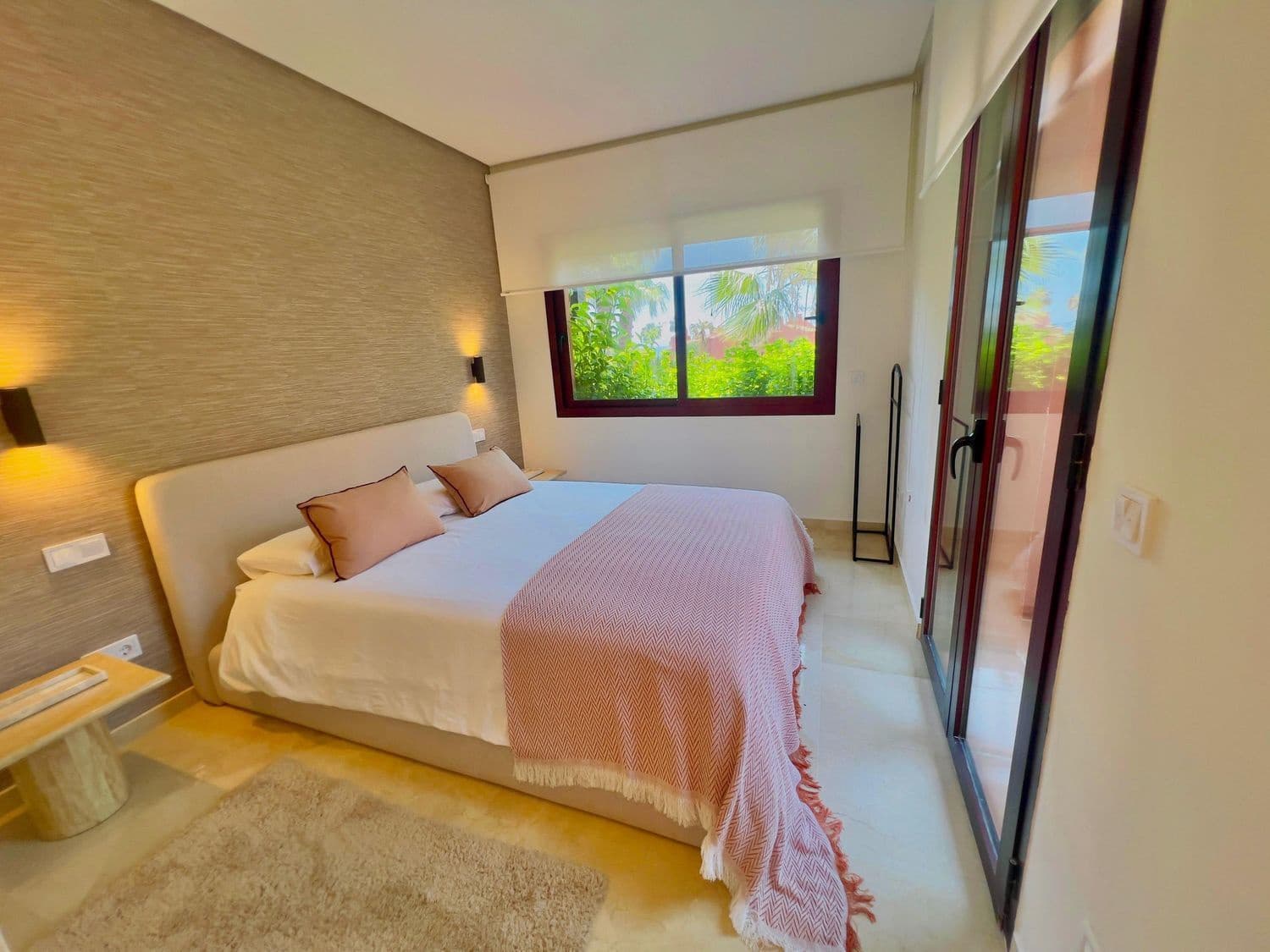 3 soverom Leilighet til leie i Marbella med svømmebasseng garasje - € 11 900 (Ref: 9893723)