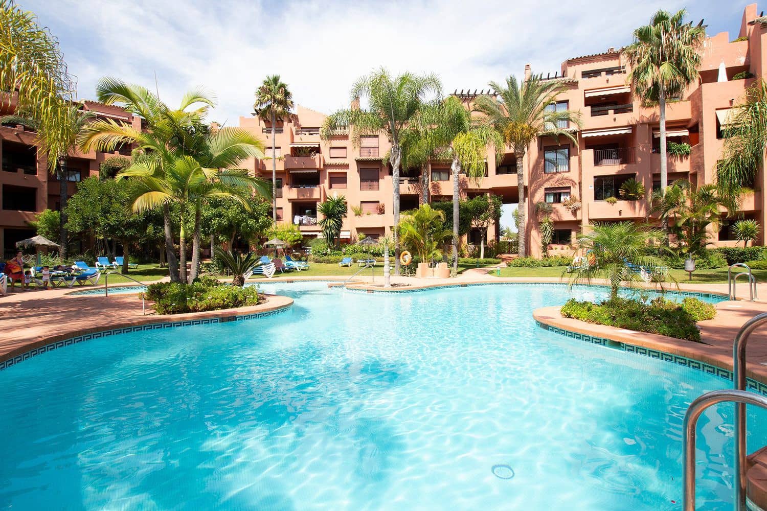 3 soverom Leilighet til leie i Marbella med svømmebasseng garasje - € 11 900 (Ref: 9893723)
