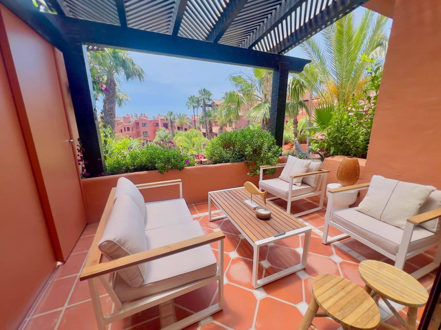 3 soverom Leilighet til leie i Marbella med svømmebasseng garasje - € 11 900 (Ref: 9893723)