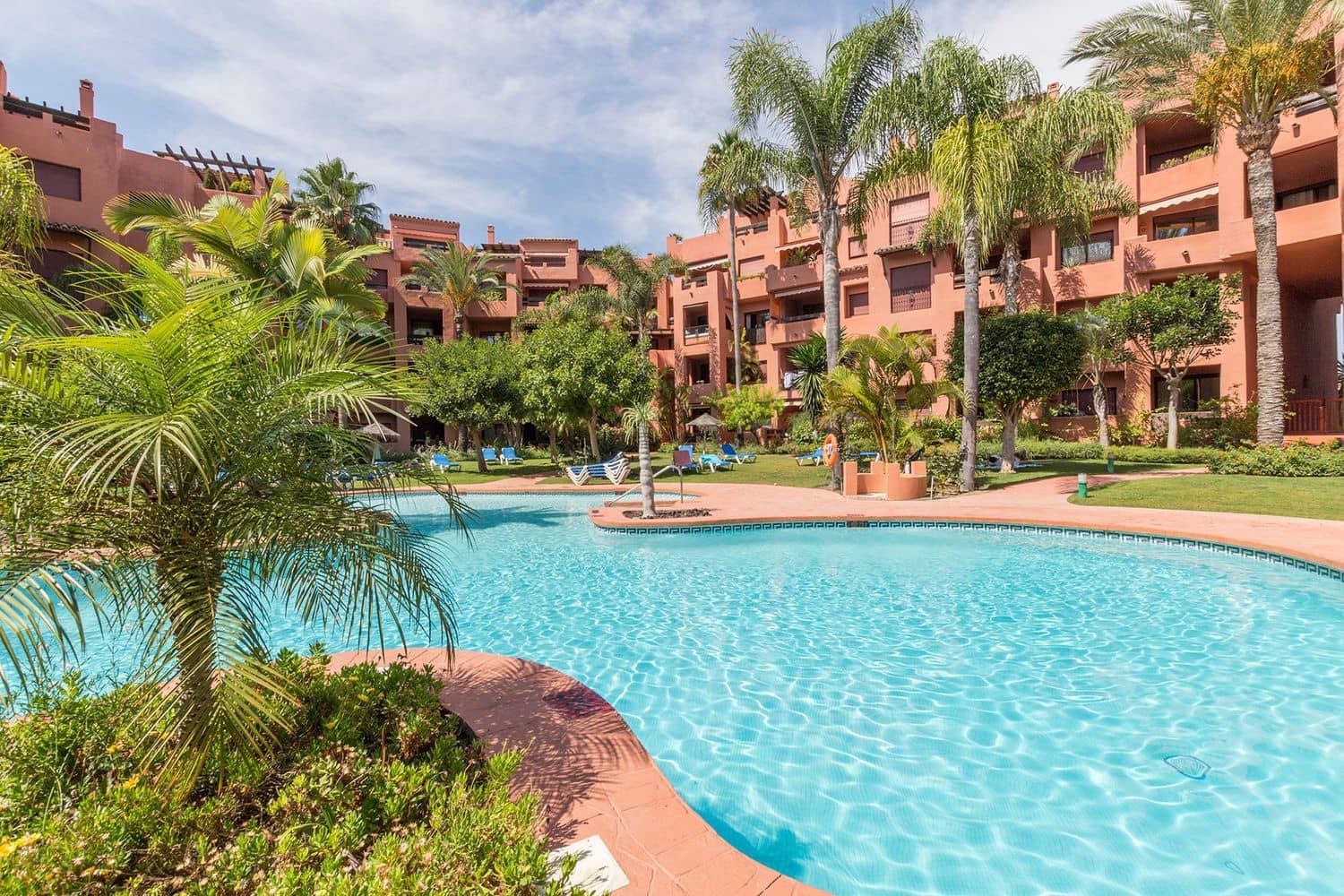 3 soverom Leilighet til leie i Marbella med svømmebasseng garasje - € 11 900 (Ref: 9893723)