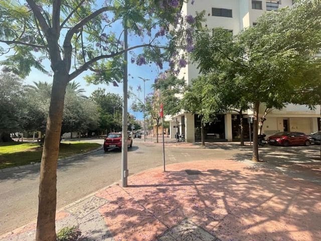 Komercyjne na sprzedaż w Centro, Estepona - 415 000 € (Ref: 9895641)
