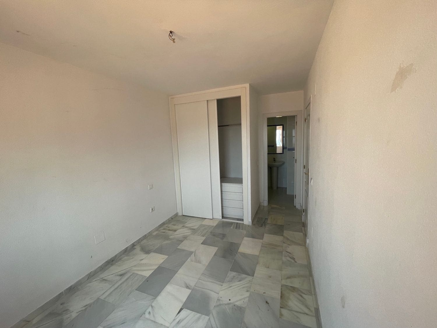 Apartamento de 3 habitaciones en Casares en venta con piscina garaje - 295.000 € (Ref: 9898888)