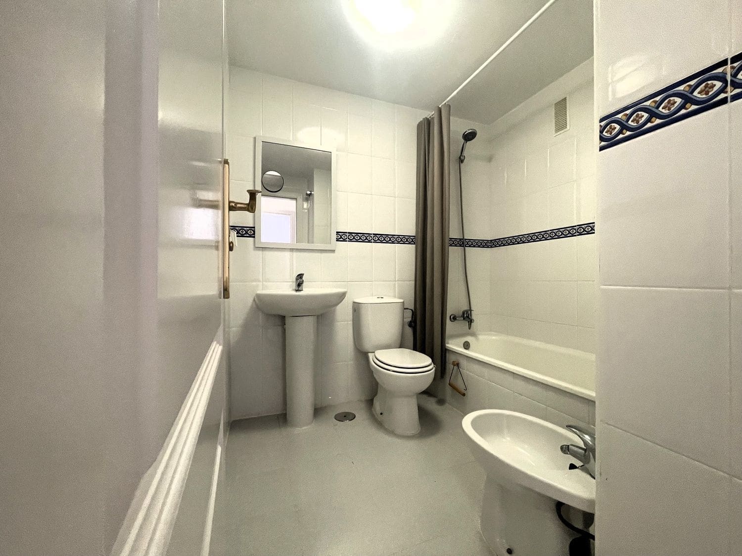 Apartamento de 3 habitaciones en Casares en venta con piscina garaje - 295.000 € (Ref: 9898888)