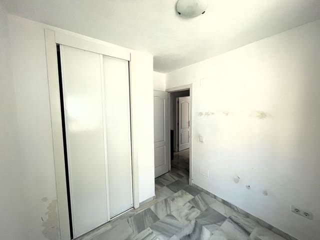 Apartamento de 3 habitaciones en Doña Julia Golf, Casares en venta con piscina garaje - 295.000 € (Ref: 9898888)